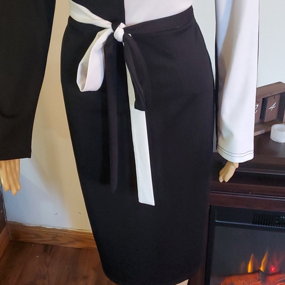 Black/White Dress size Medium, NEW WITHOUT TAGS - Picture 2 of 8